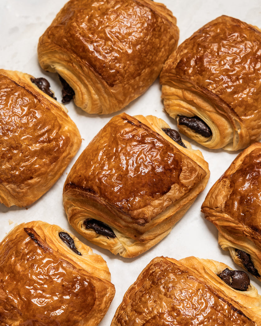 Box of 10 pain au chocolat