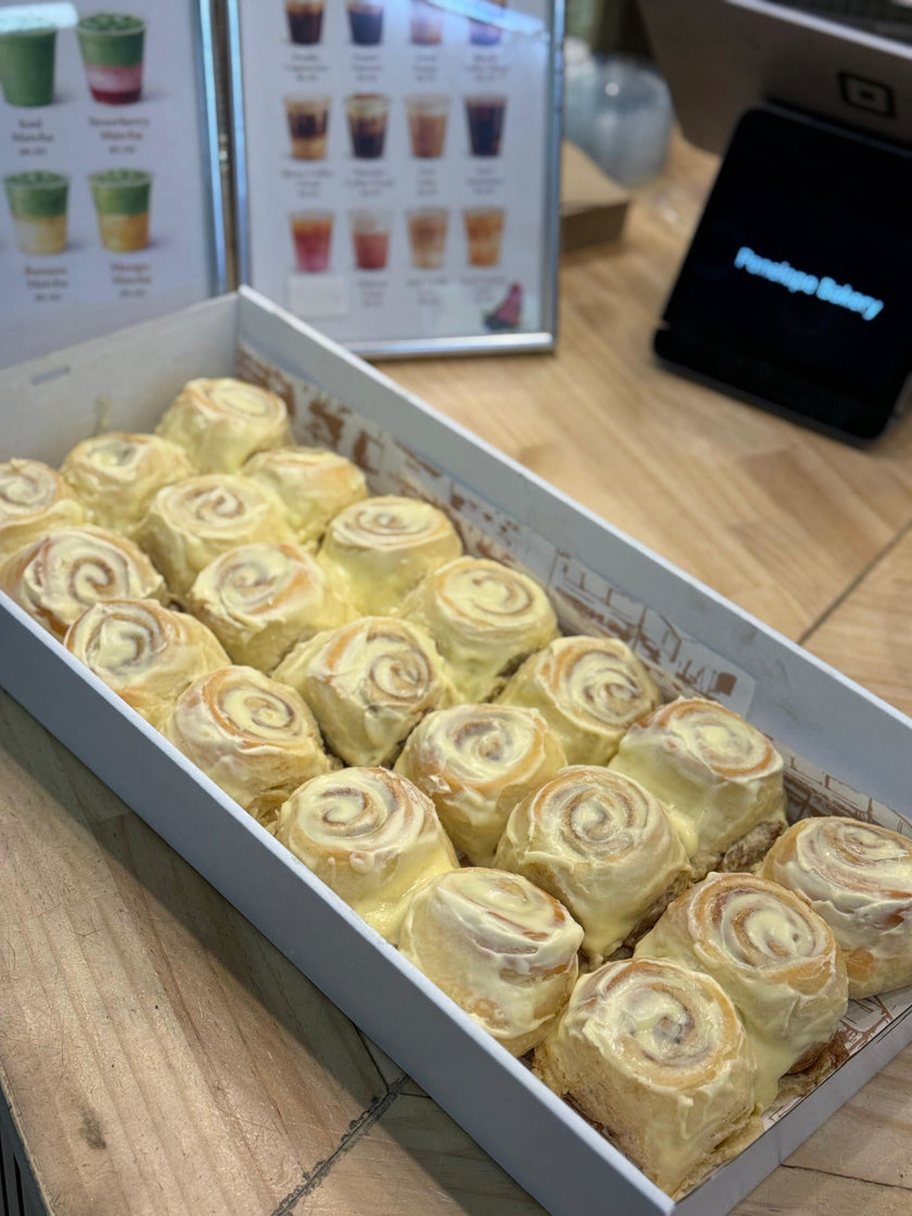 Cinnamon Scroll Mini: Box of 21
