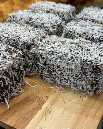 Fluffy Lamington Box (10 large pieces)