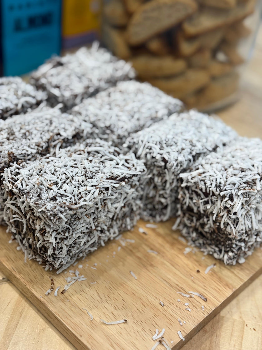 Fluffy Lamington Box (10 large pieces)