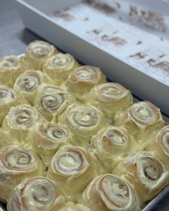 Cinnamon Scroll Mini: Box of 21